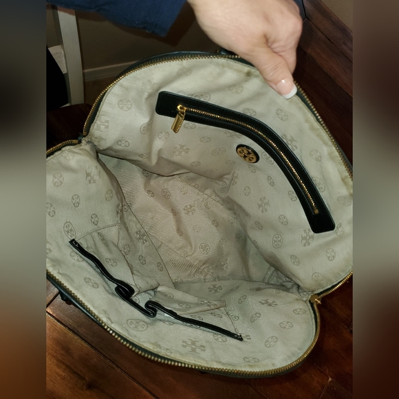 Tory Burch satchel purse. Vintage. Signs of use. - Picture 9 of 10